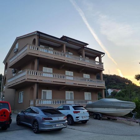 Apartments Nada Mundanije المظهر الخارجي الصورة
