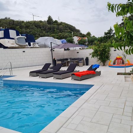 Apartments Nada Mundanije المظهر الخارجي الصورة