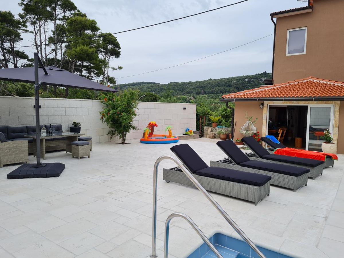 Apartments Nada Mundanije الغرفة الصورة